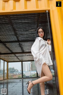 文轩对着摄像头做